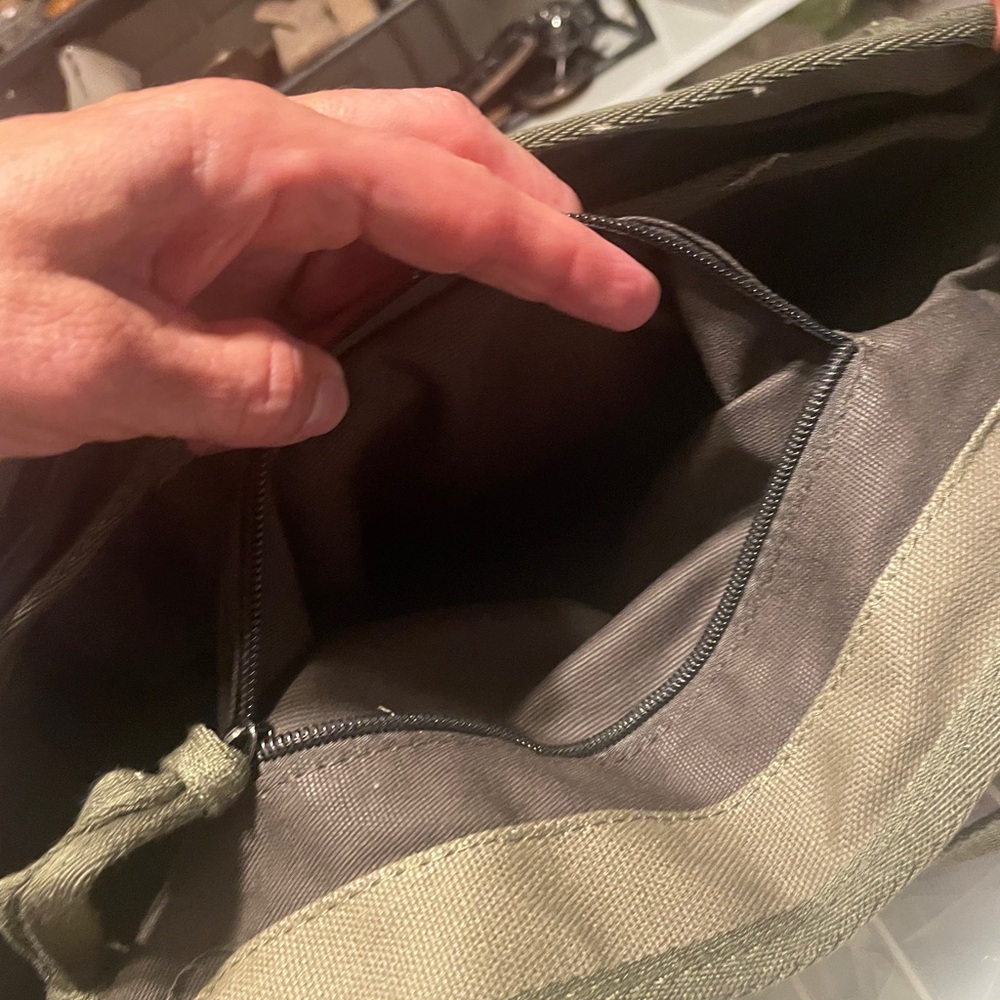 NWT Warner Bros. 1923 Canvas Messenger Bag - Picture 8 of 10